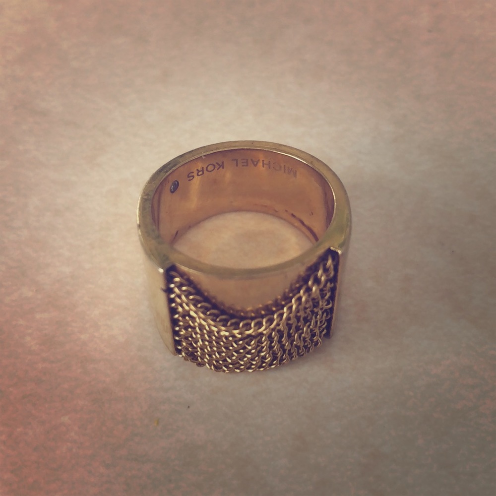 Micheal kors ring size 7
